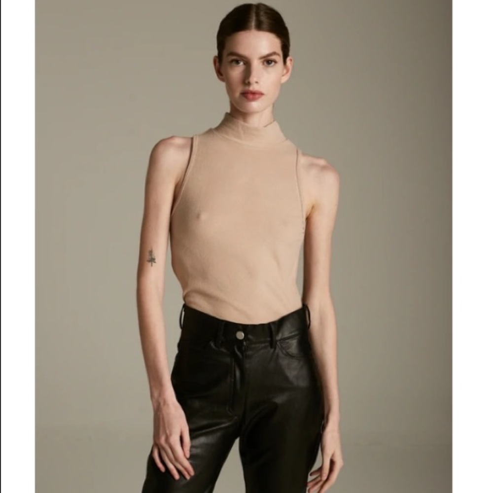 DÉLUC | Willa Top